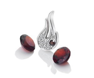 Prívesok Hot Diamonds Anais element oheň Granát AC101